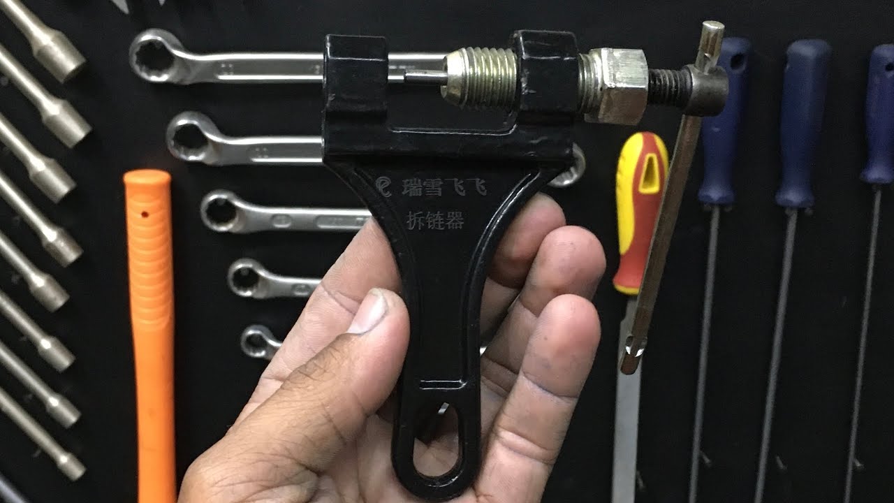Ferramenta para desmontar corrente de moto