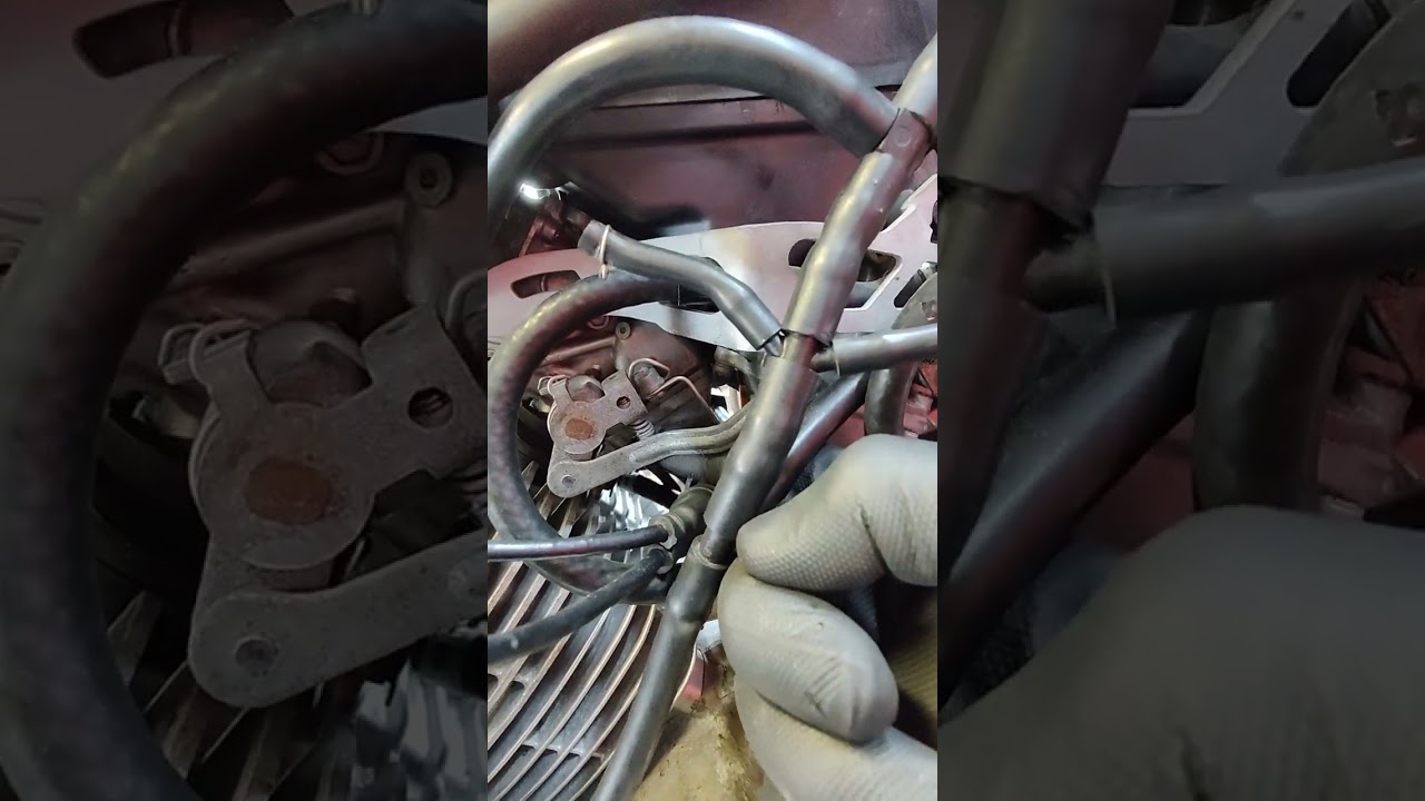 how to synchronize carburetors in honda Varadero 125cc and location of the vacuum lines.