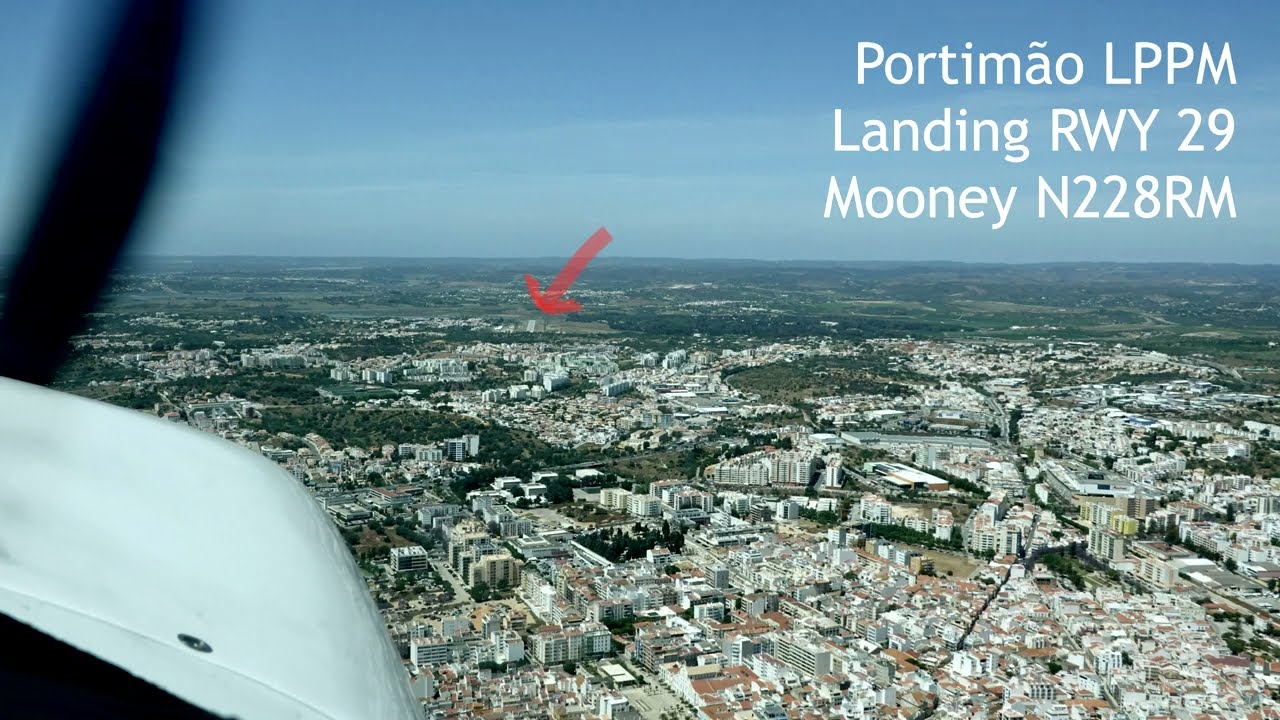 Mooney landing RWY 29 at Portimão LPPM