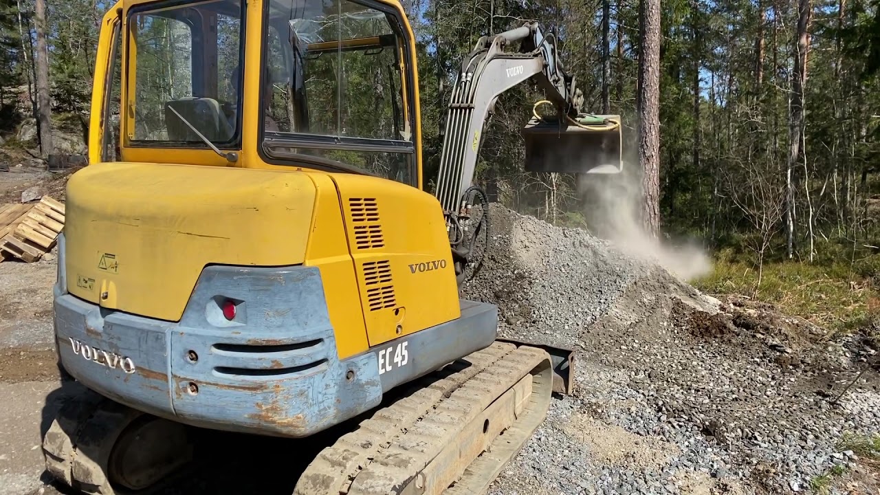 Köp Grävmaskin Volvo EC45 på Klaravik