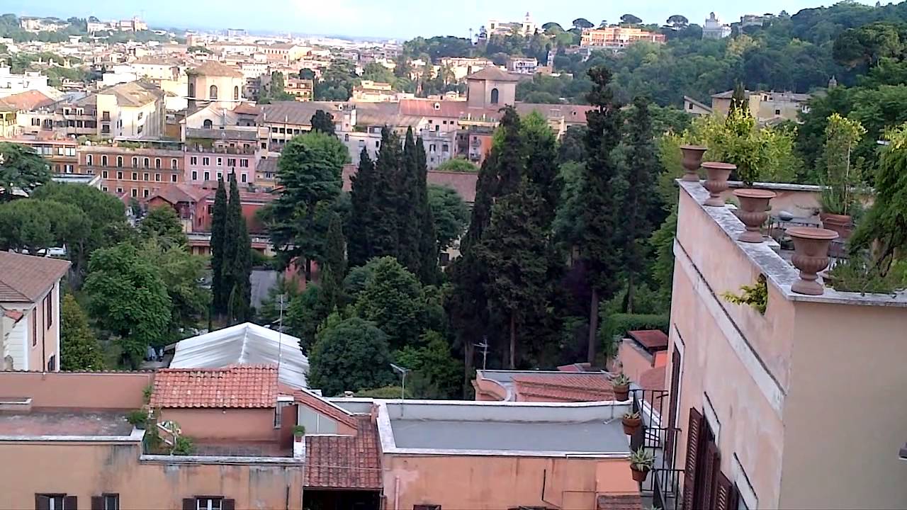 A tour of our apartment in Roma