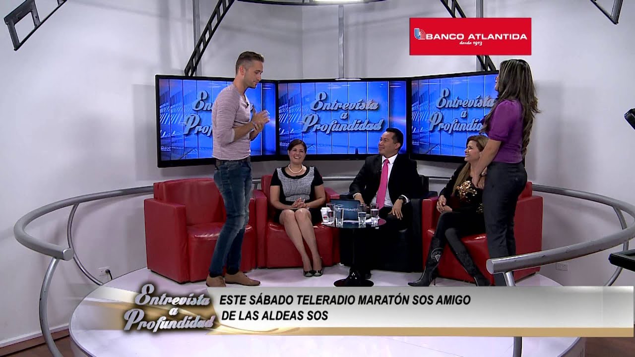 Mauricio Henao le pide matrimonio a conductora hondure&ntilde;a.
