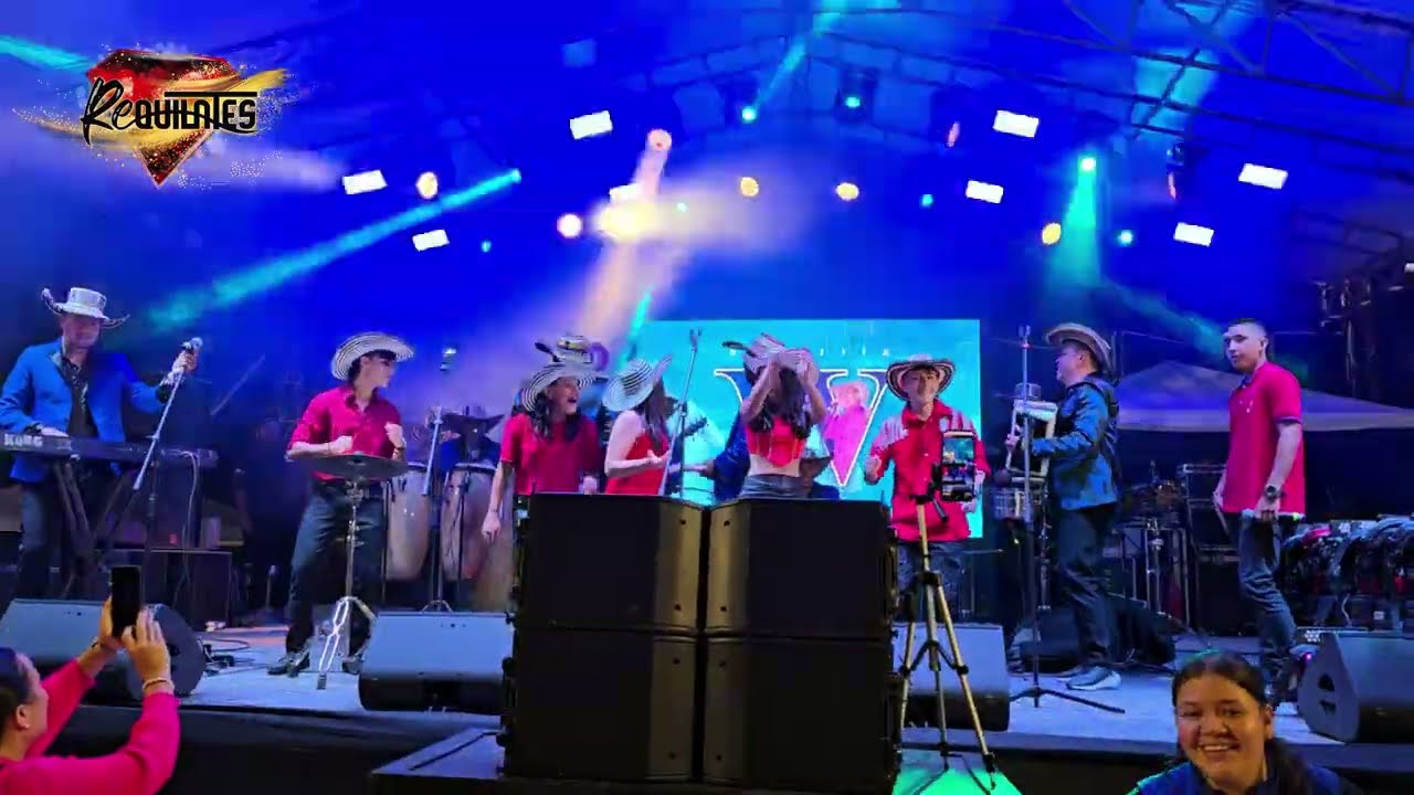 Corraleros junto a Requilates