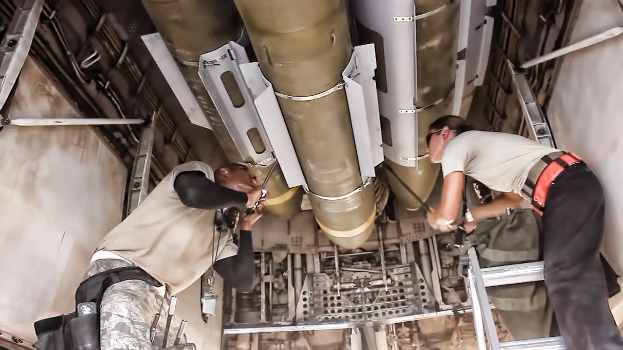 B-1B Lancer Loads With GBU-31 JDAMs For Combat Mission