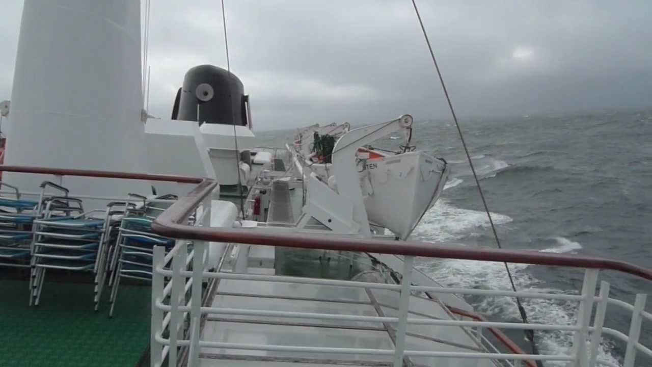 MS Lofoten rolling through the Barents Sea - Hurtigruten