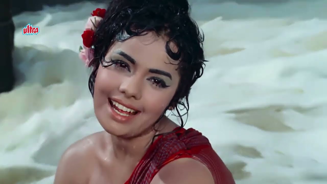 झरने में नाचती हुई मुमताज़ का डांस दर्शको ने खूब सराहा था | Sawan Ki Ghata