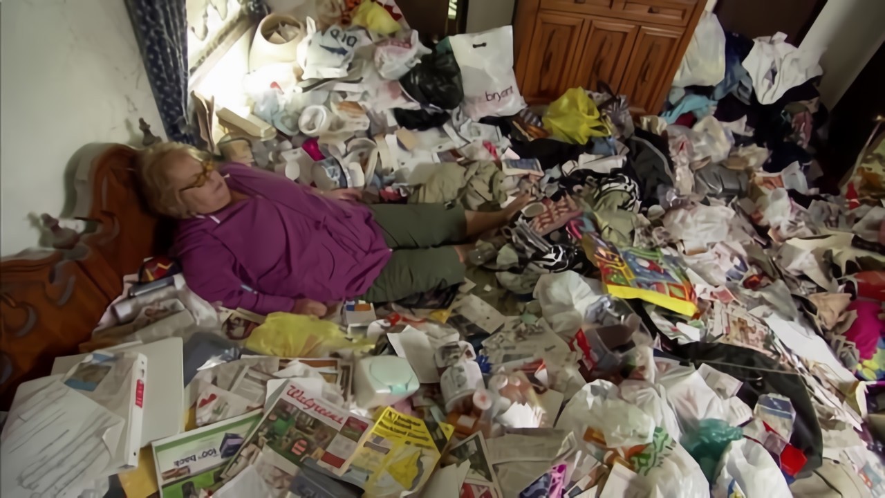 Desperate Mother Needs Help Cleaning. 🙌 Deep cleaning Her way out 👊Cleaning For Free🥰