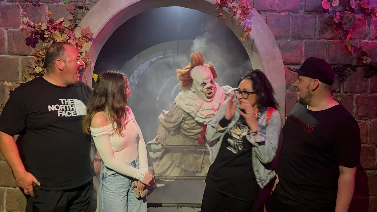 FRIGHT NIGHTS 2025 Terror Runs Deep at Warner Bros Movie World with @UnboxItwithSquishysFamilyFun 