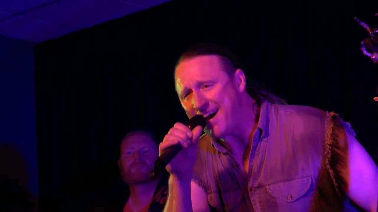 Angel Fire - Don't Stop Believin' - Staincross Club - 16/07/22.