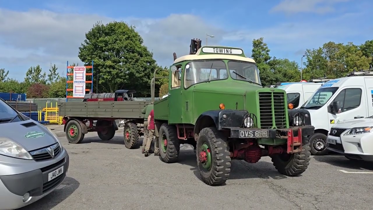 Dan's Unipower timber tractor with Gardiner 4LW . Sounds great!
