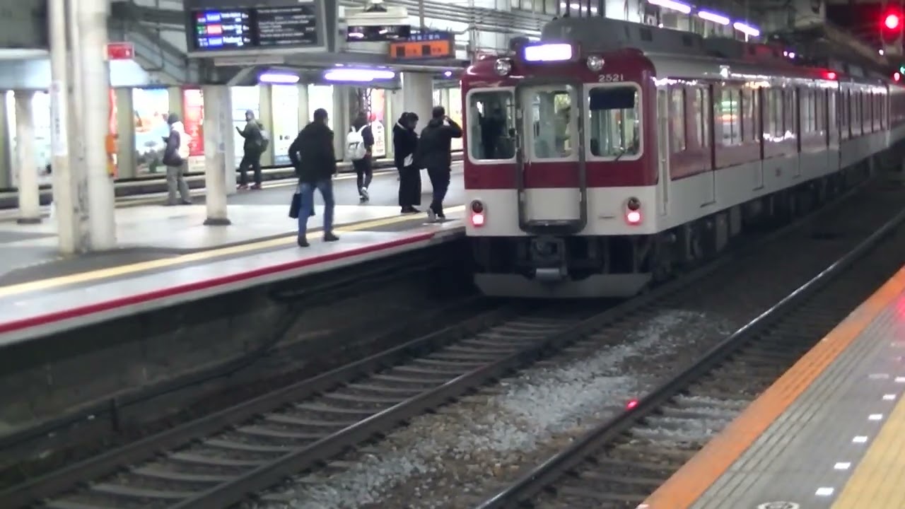 2023年12月26日　朝の近鉄電車