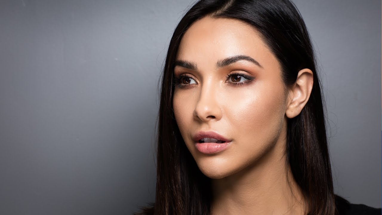 Natural Makeup with golden tones| Monika Blunder