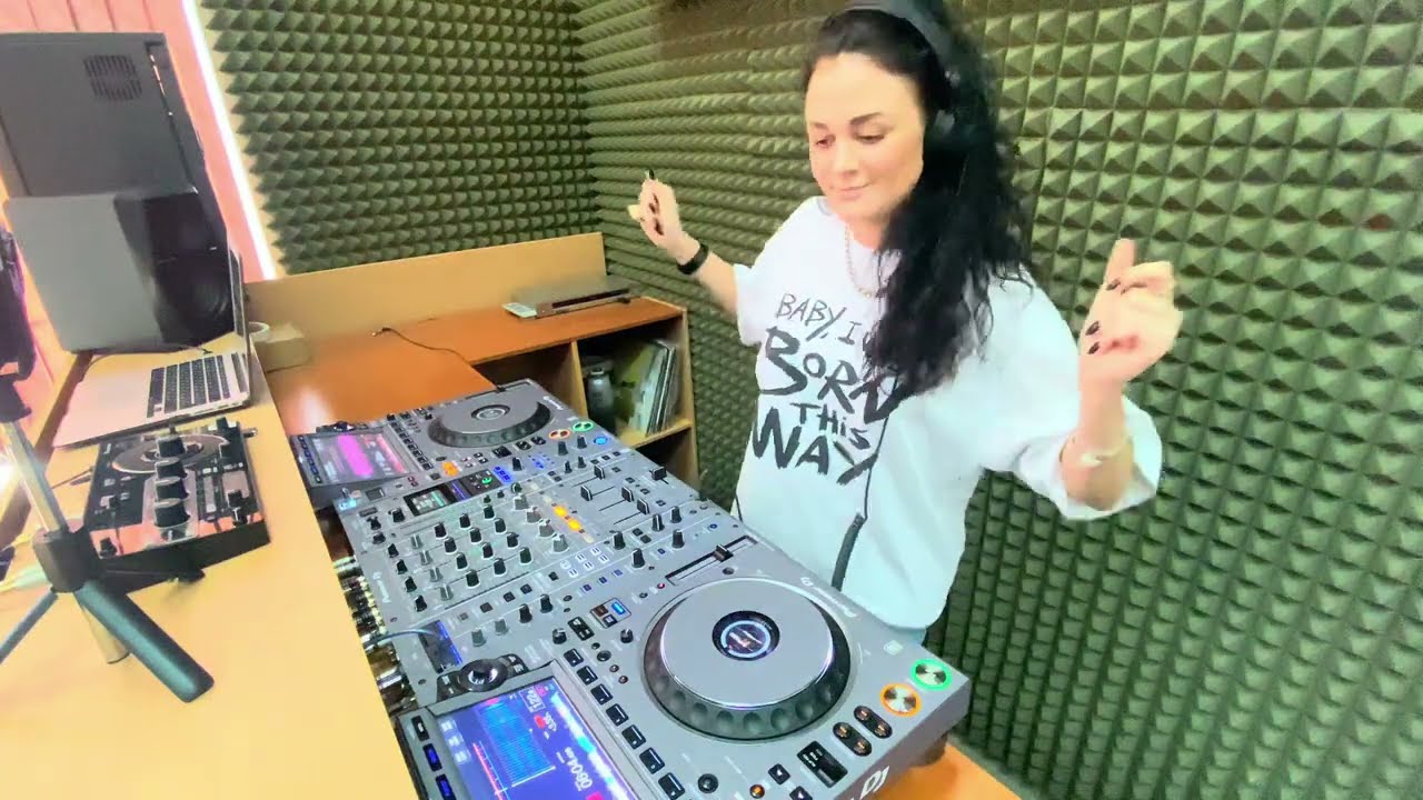 Loona - Afro Latino Live Set (Pioneer DJ Almaty)