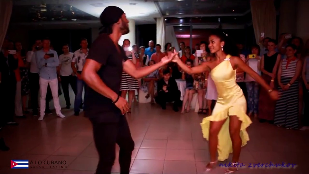 Lisi con Victor - show en Yekaterinburg - salsa timba rumba cubana