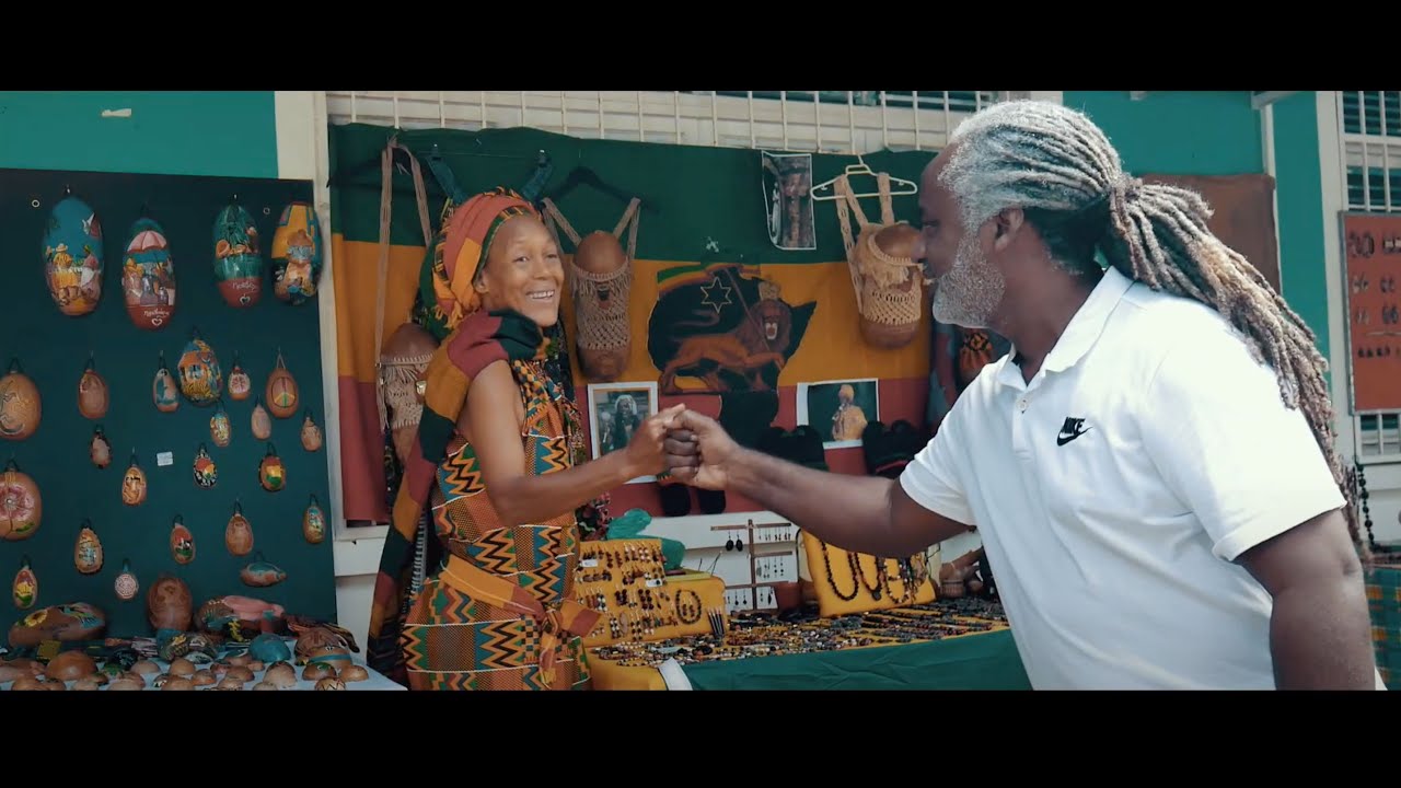 WARN'ER - TCHEK SA / CLIP OFFICIEL