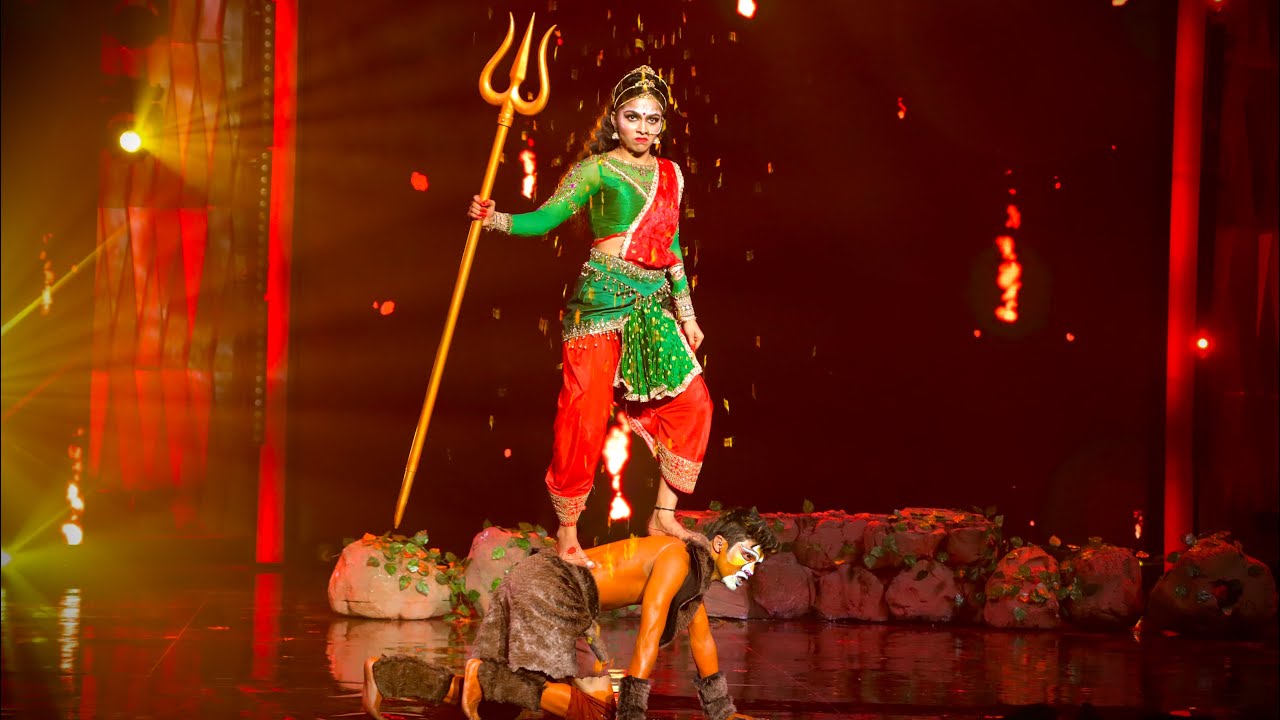 ‘Aigiri Nandini’ Best dance performance (Pratiksha sutar and Arya dongre)