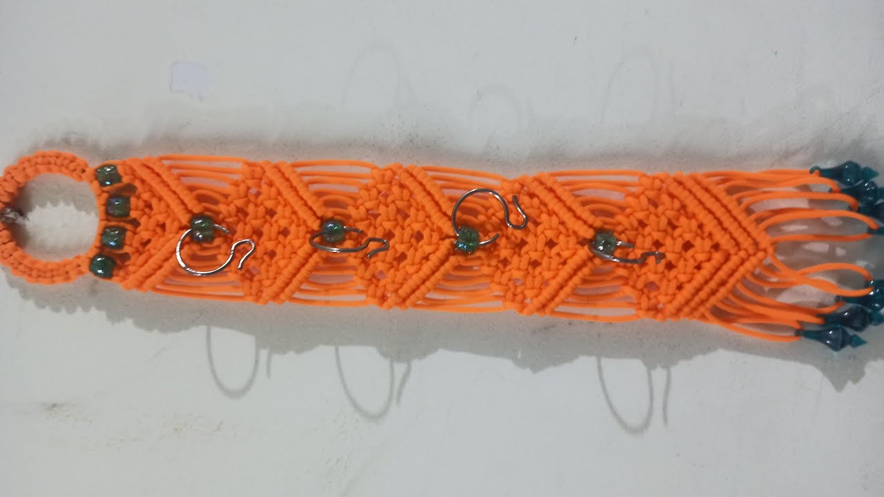 Macrame keyholder