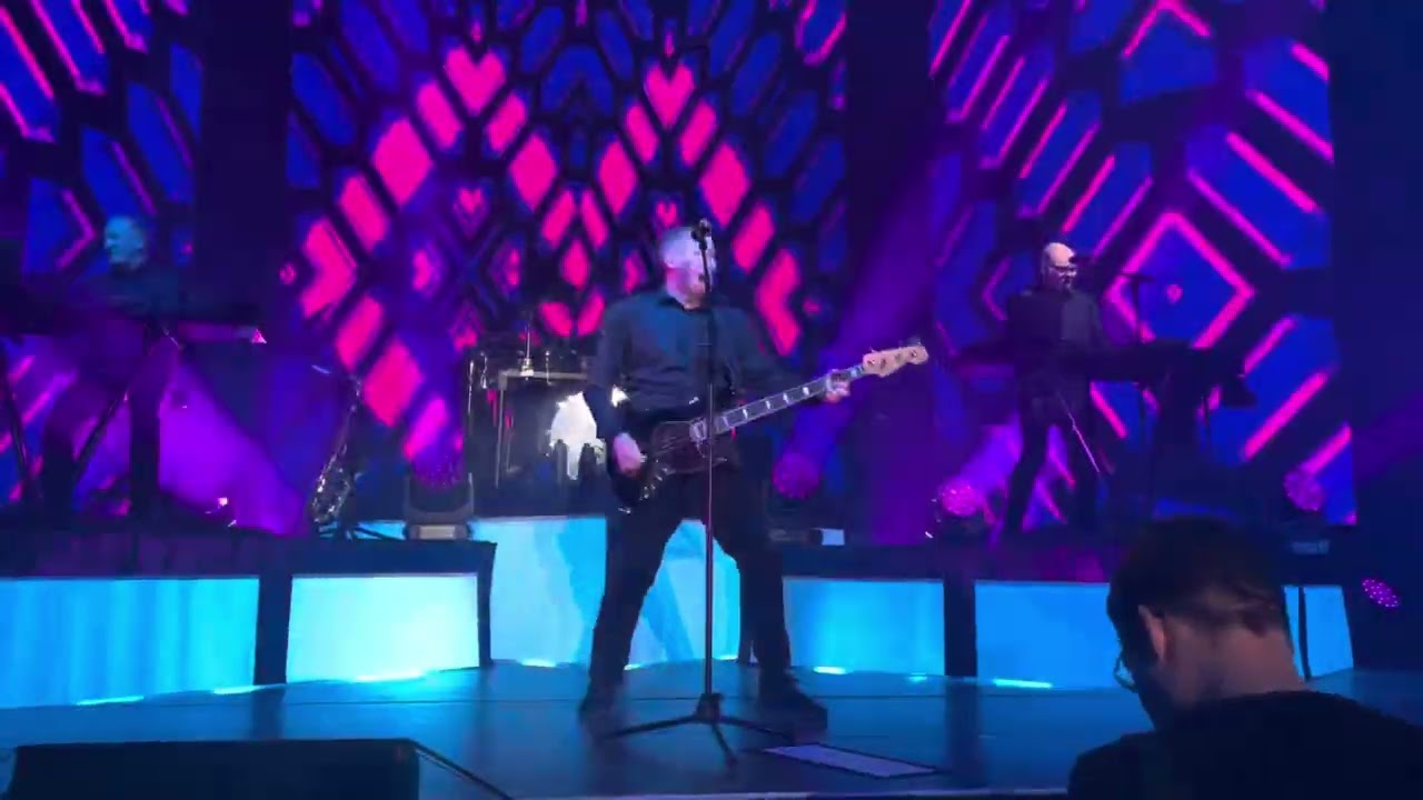 OMD      -Tesla Girls-        12.02.2024             Berlin - Tempodrom