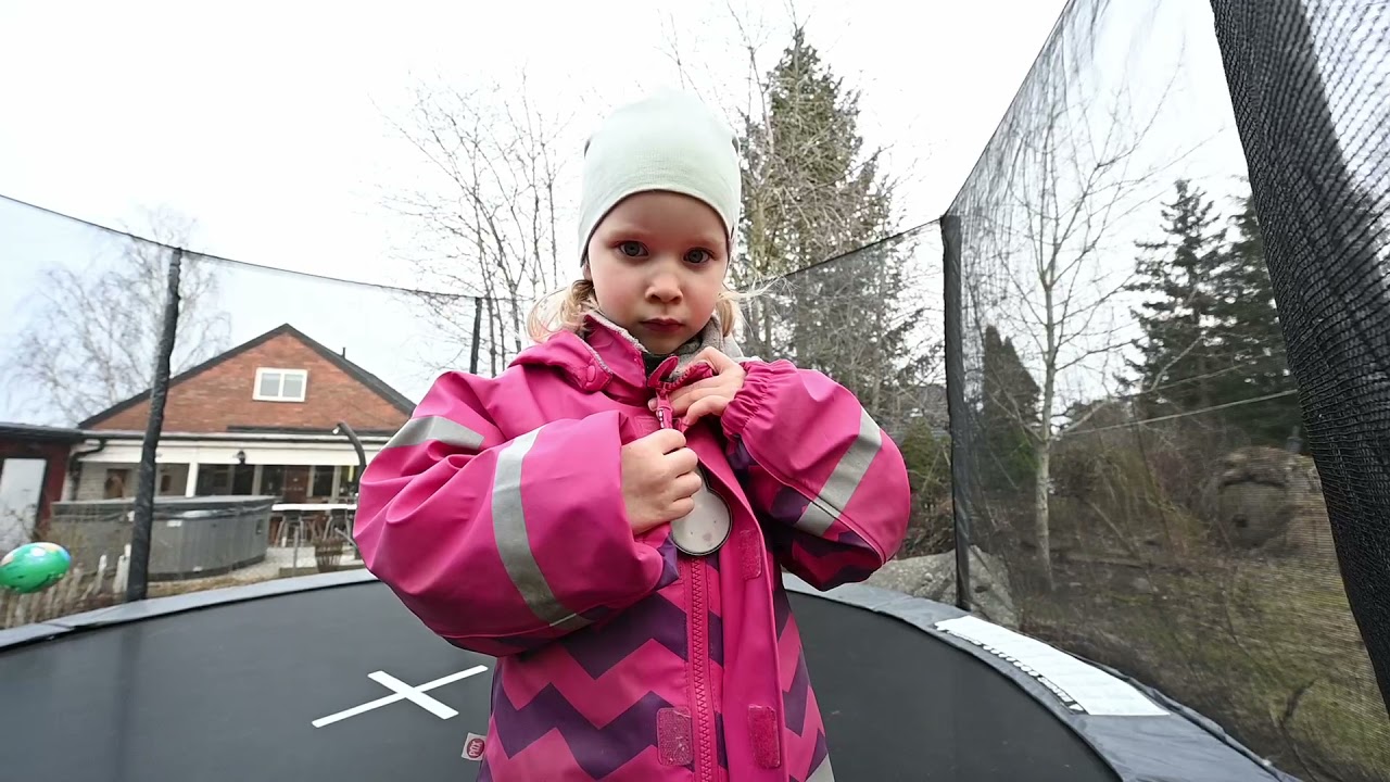 Jolina på studsmattan