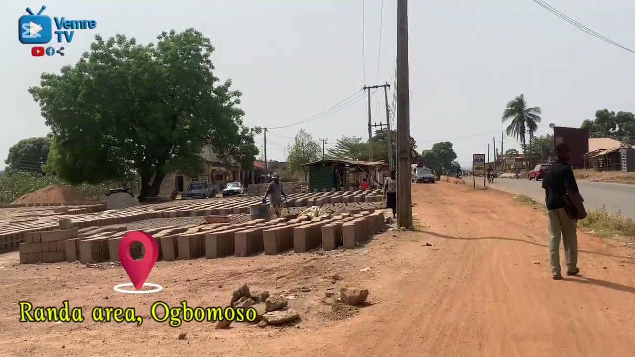Driving through the new Federal Government road linking Ilorin, Ogbomoso, and Iseyin 🚗🛣️