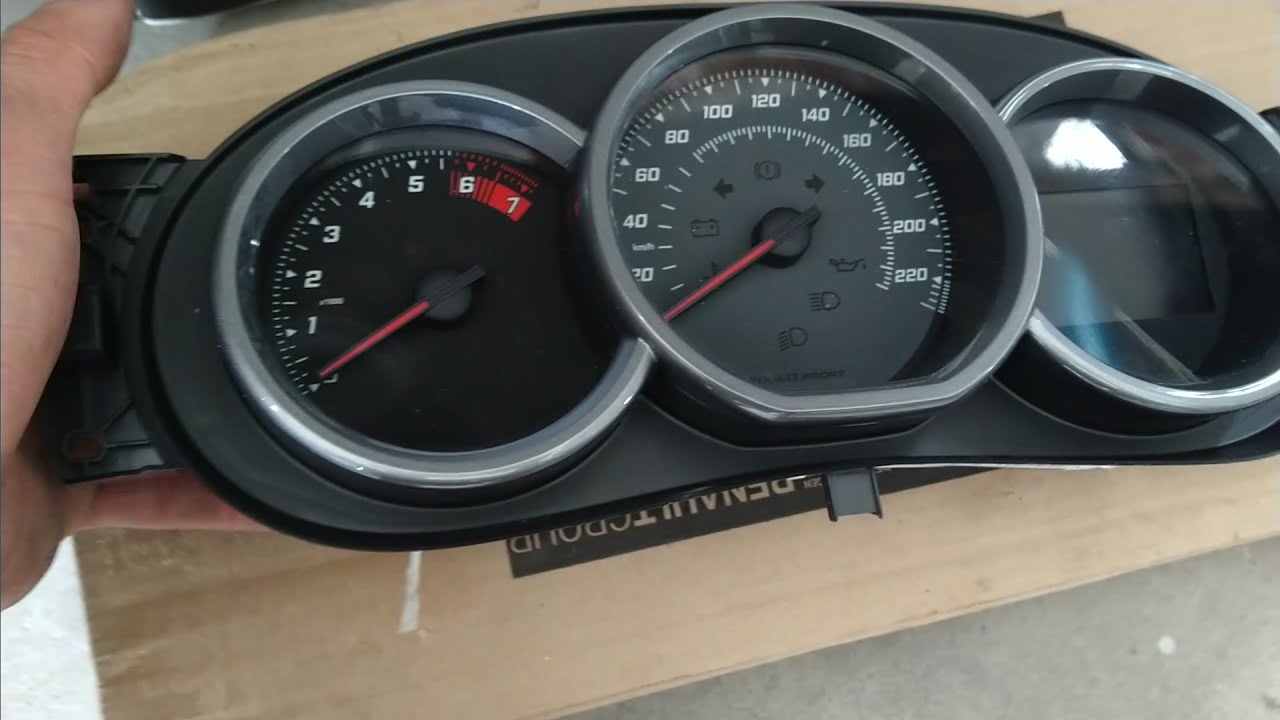 instalei o painel de Sandero RS no Logan