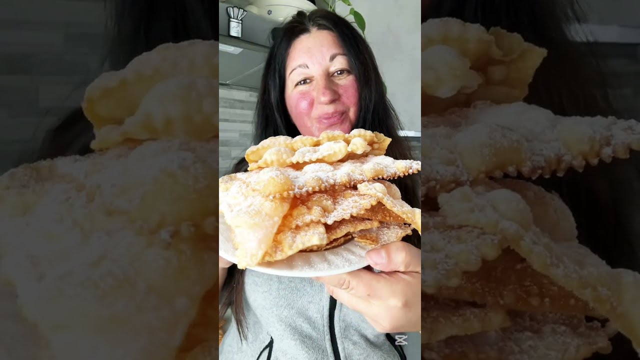 Chiacchiere di carnevale all alchermes croccanti  e bollose 