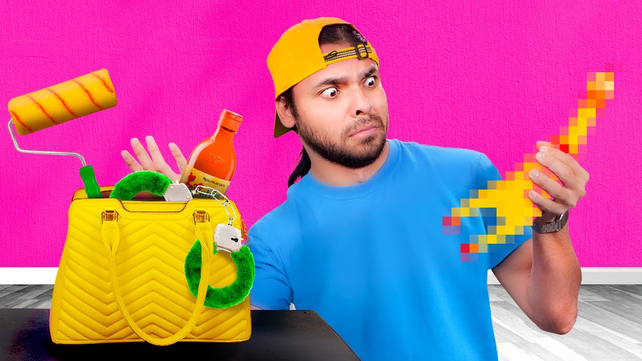 &iquest;Qu&eacute; llevan las mujeres en su bolsa?