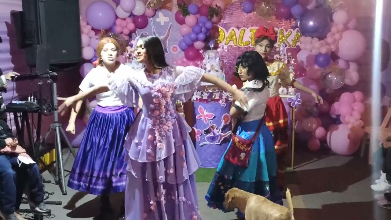 No sé habla de Bruno (Familia Madrigal) ( show de Encanto)