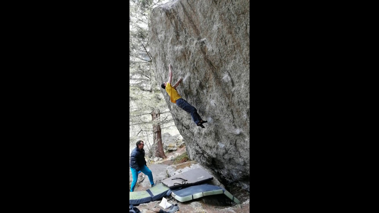 The English Dream fb 8b - Val di Mello Bouldering