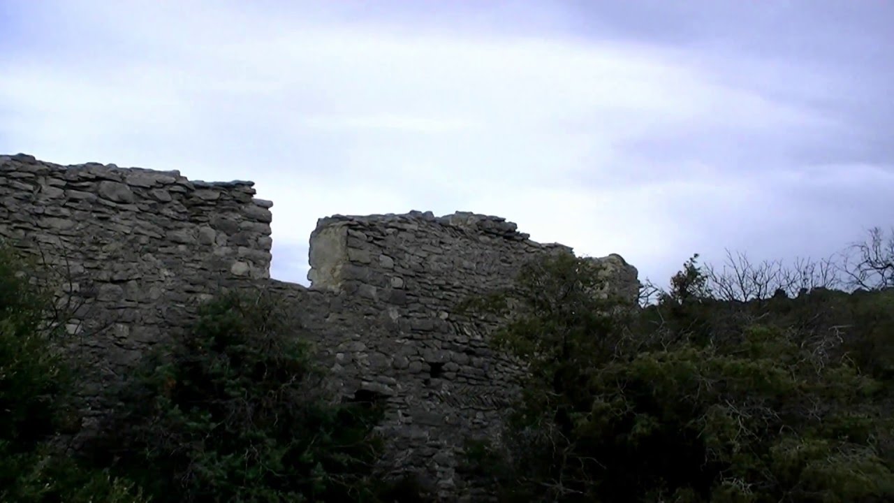 St Saturnin les apt (France-Vaucluse):Le chateau