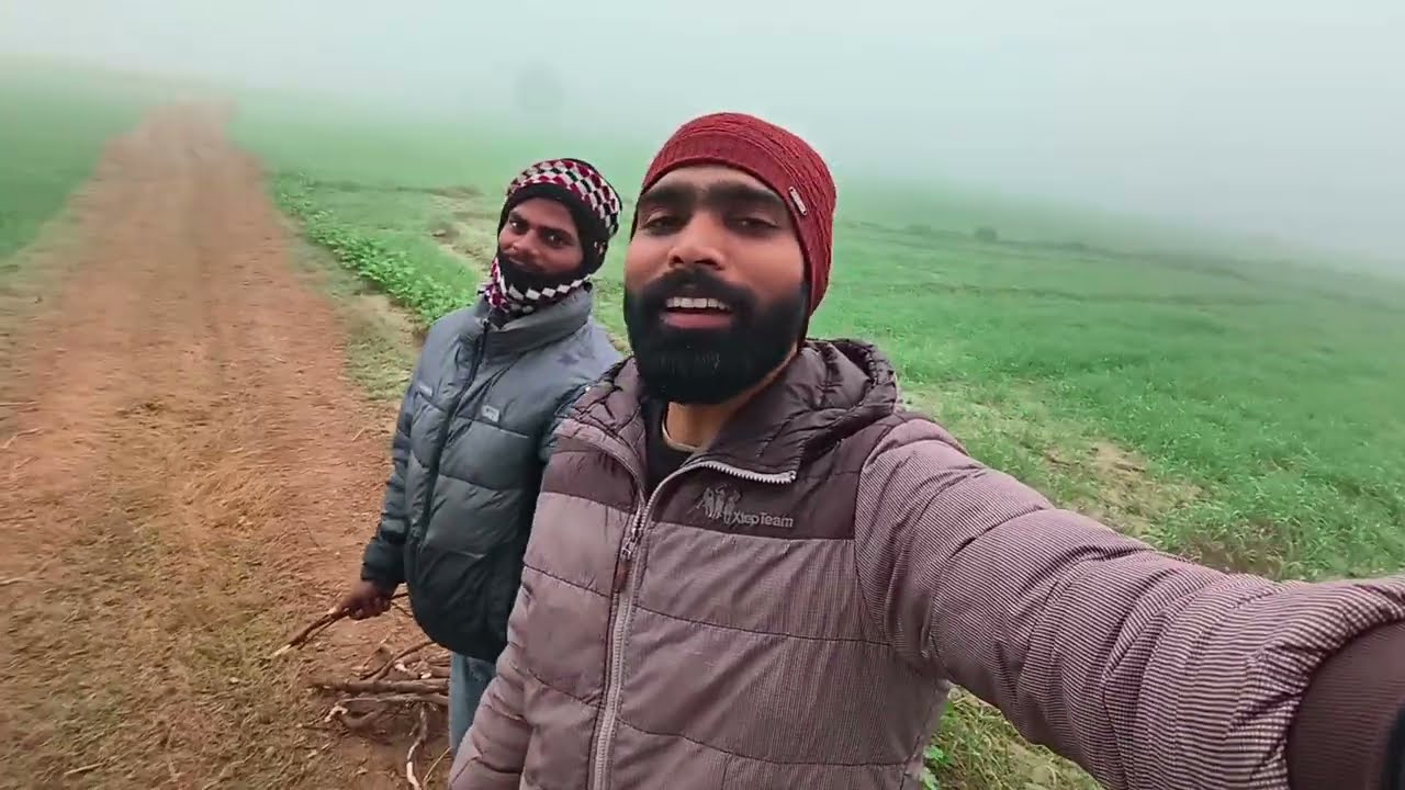 ठंड से खेत मे पानी लगाना हुआ कठिन 😱 | गाँव की लाइफ | Hs films |