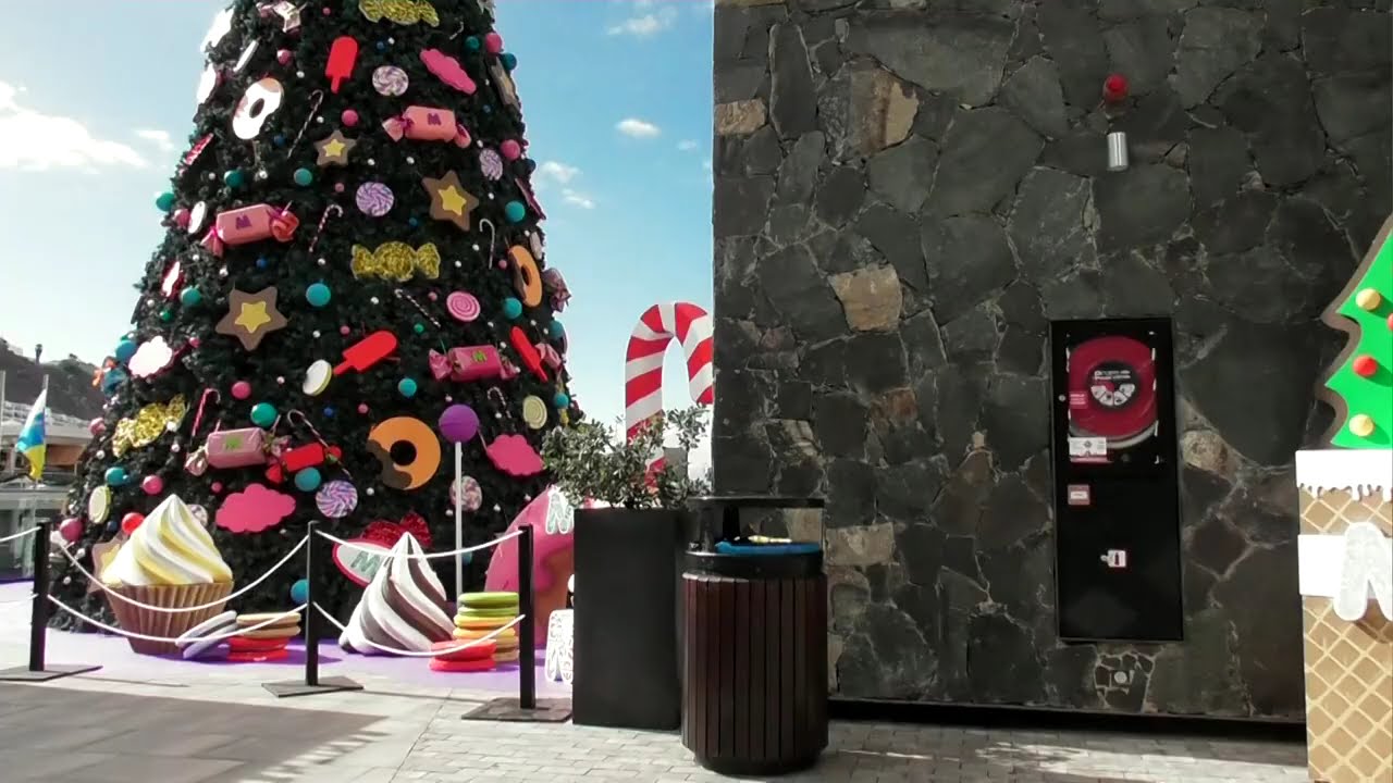 A walk around Mogan Mall in  Puerto Rico