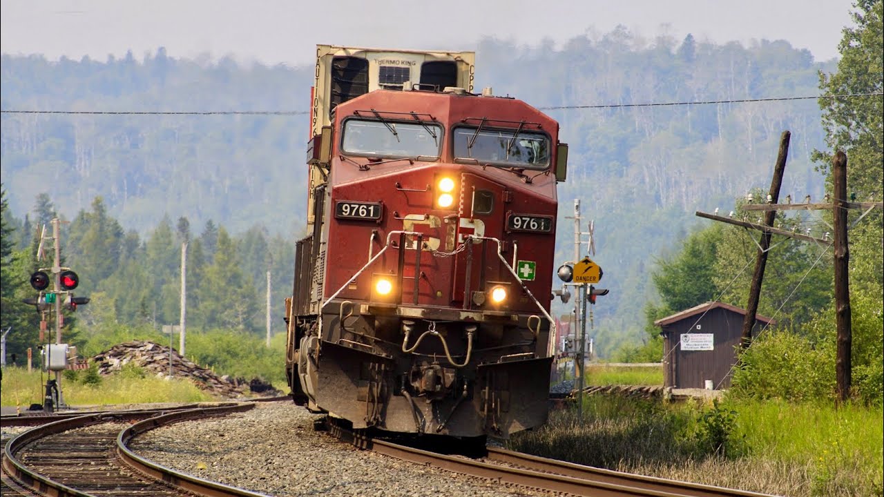 CP 9761 east - train 112-30 through Oliver Paipoonage and Mackenzie, ON.