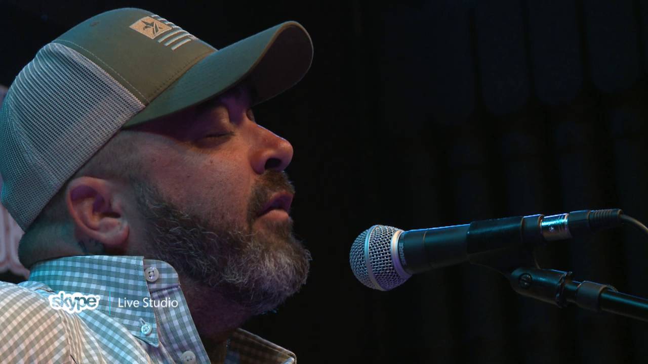 Aaron Lewis - Whiskey and You (98.7 THE BULL)