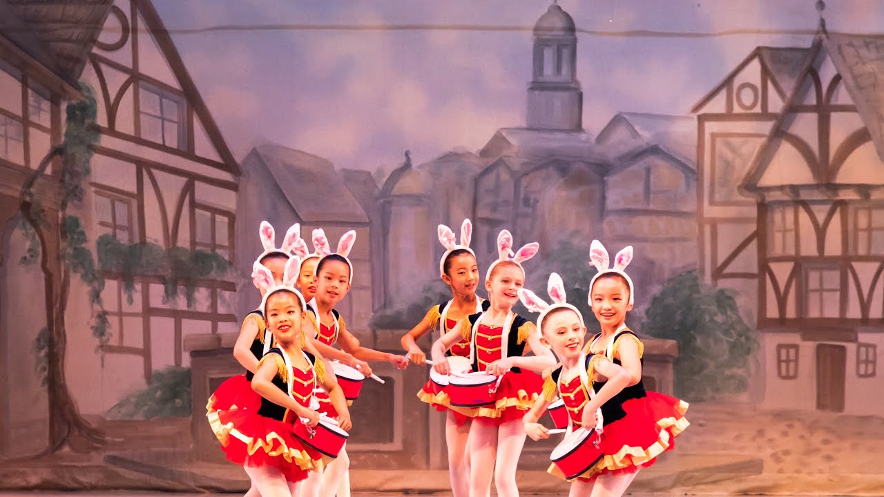 Mechanical Dolls ~ Dance of the Bunny Dolls 