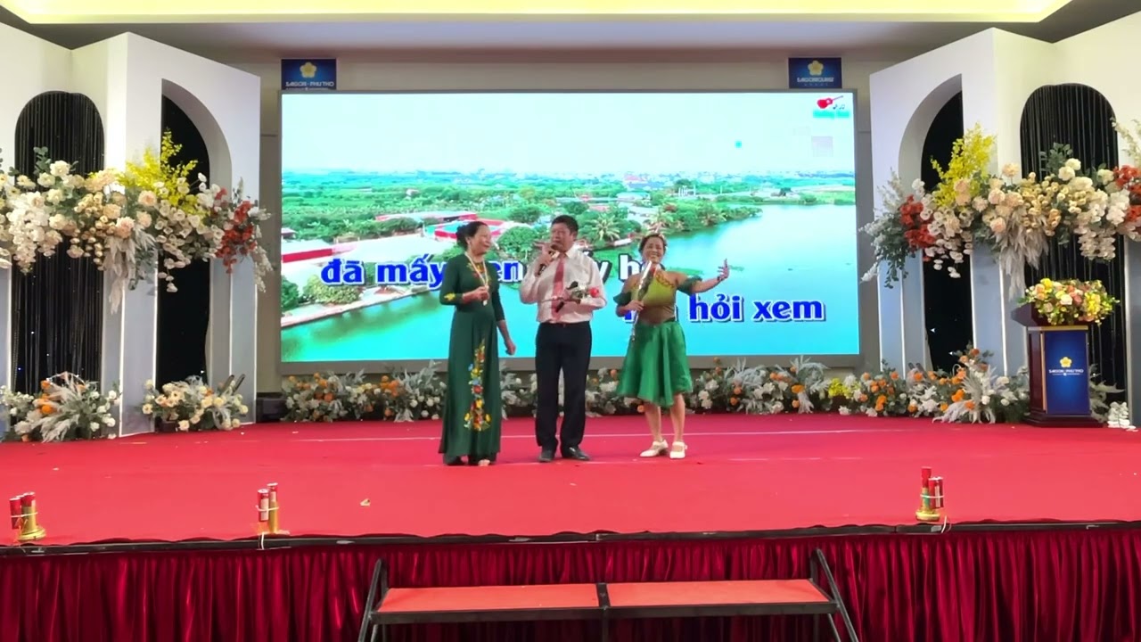 Song ca cùng anh Xuân Lành với bài “ Gửi về Quan họ “ của Đức Miên tại Phú Thọ ngày 2/11/2025 .