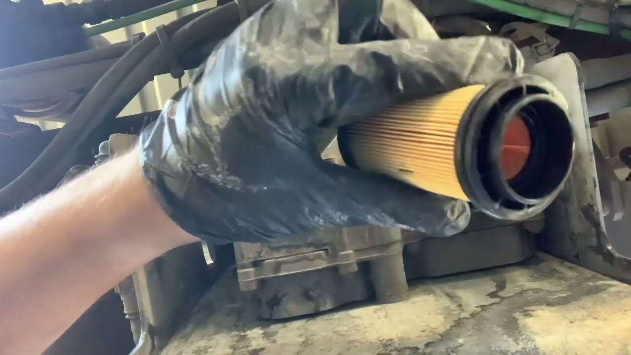 ¿Como Cambiar el filtro de la bomba de DEF?  VOLVO D11 D13 D16 Cummins ISX Cummins X15