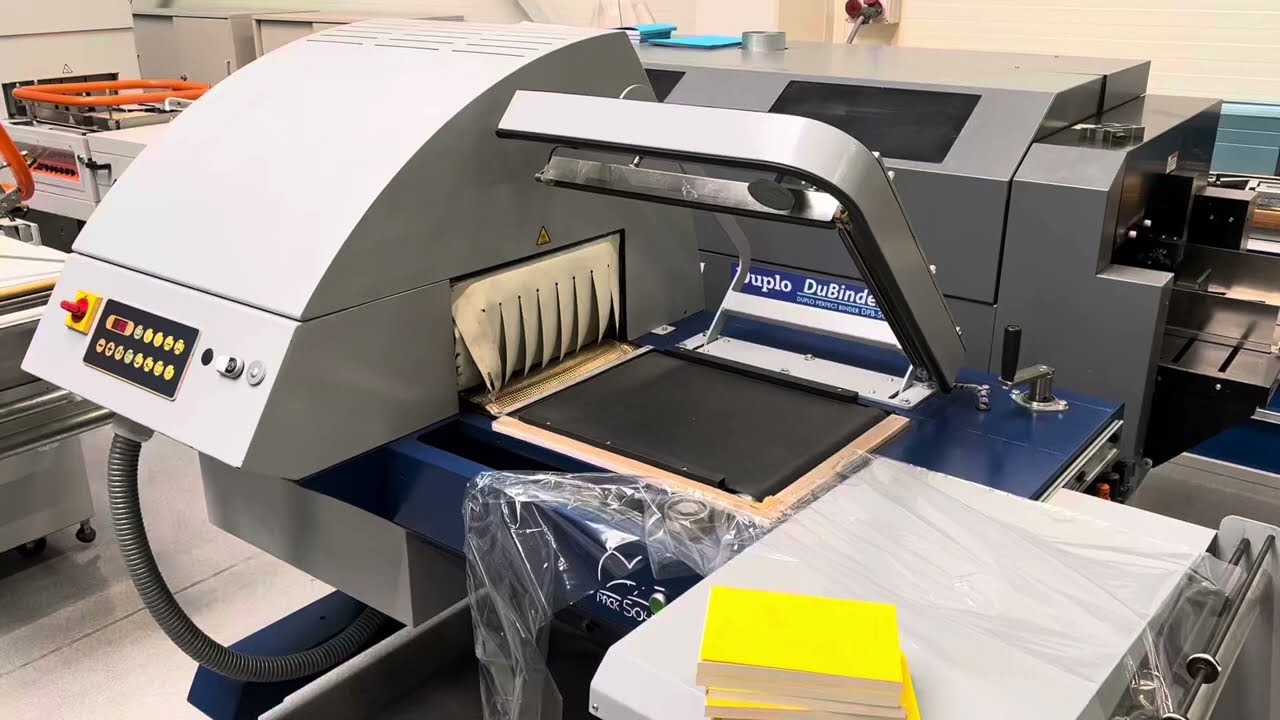 Robopac Pack 5040A shrink wrapping machine with tunnel