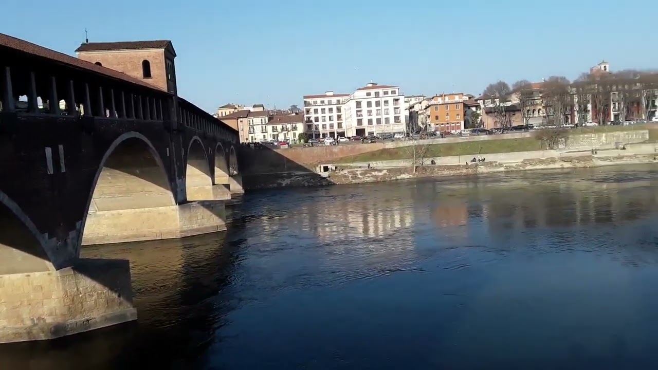 Италия 🇮🇹 Павия. Исторический мост Ponte Coperto - главная достопримечательность города. Italy Pavia