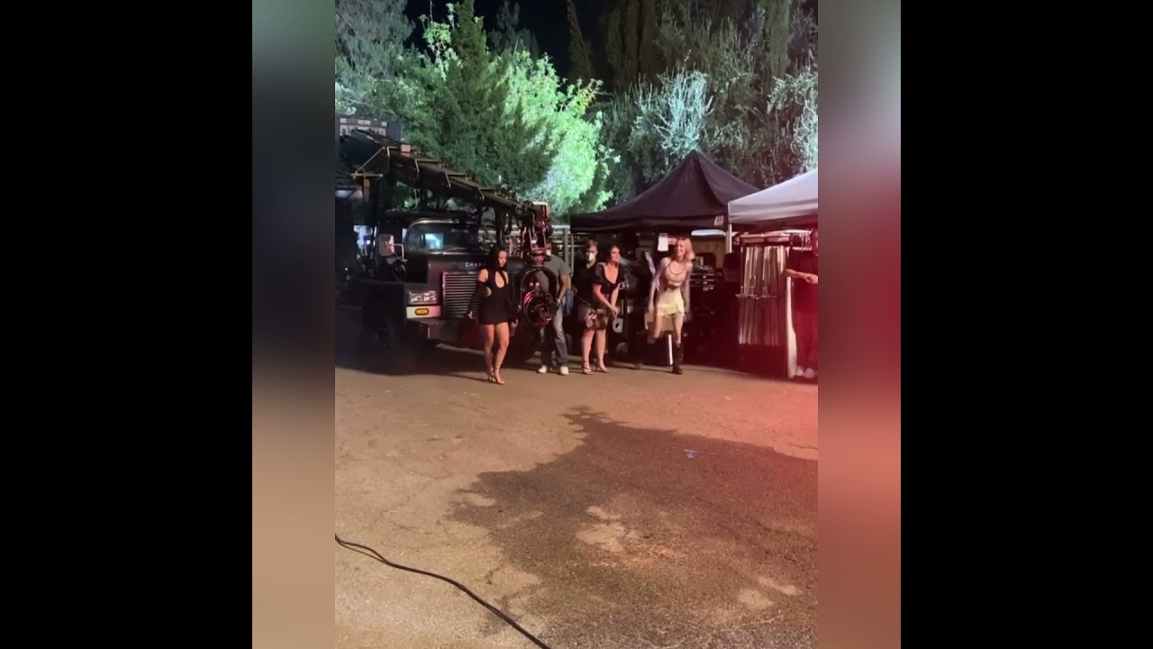 Euphoria S2 - Behind the Scenes | Opening shot of Maddy, Kat, & Jules entering the NYE party (2x01)