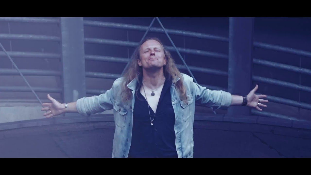 RADIANT - Yes I Am (Official Video)