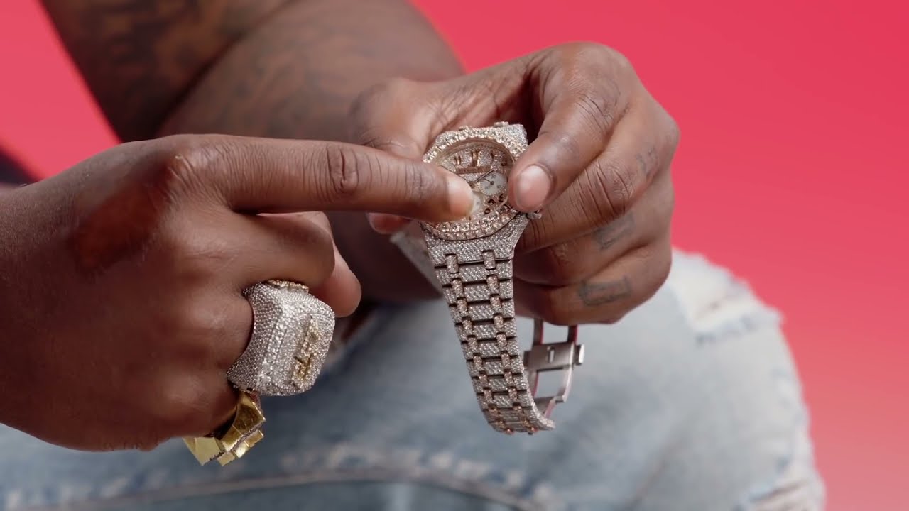 Est GEE showing all his jewelry Done by IceManNick