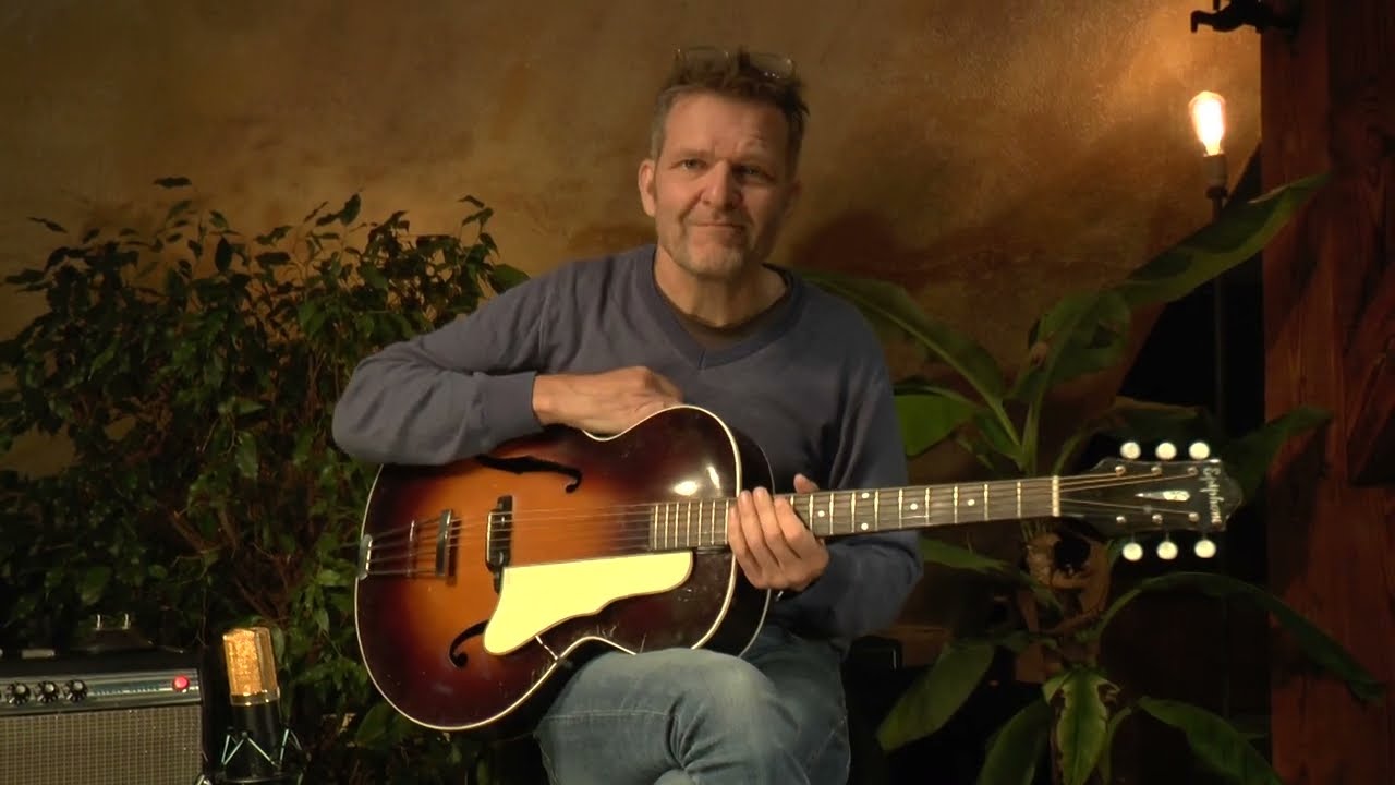 Epiphone Zenith Archtop guitar from 1939 presented by Vintage Guitar Oldenburg and Martin Flindt