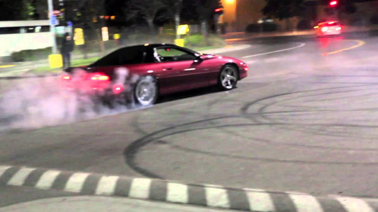 Street Actions Roach & Boog swangin the Maro's