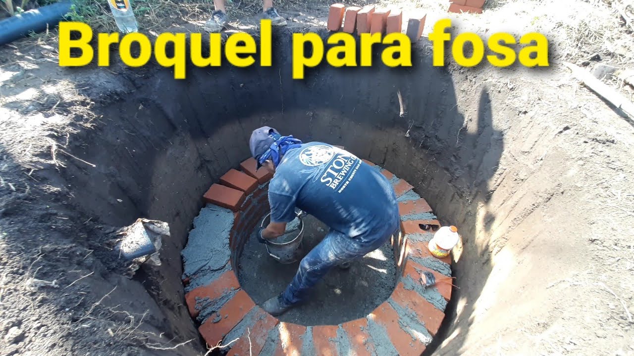 Inicio de un broquel para una fosa  iniciamos desde tres hiladas que fueron pegadas un d&iacute;a antes.