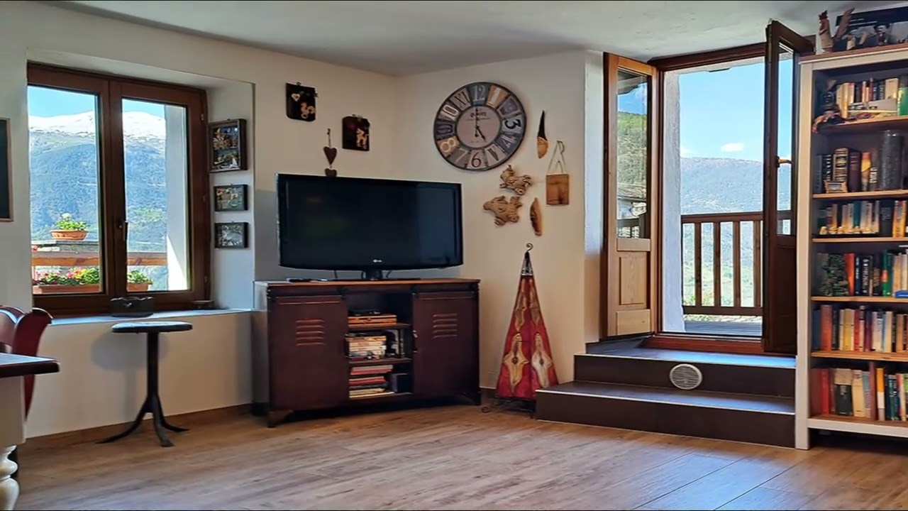Introd Buillet, panoramica casa d’epoca ristrutturata bilo+taverna+mono giardino terrazza p.auto