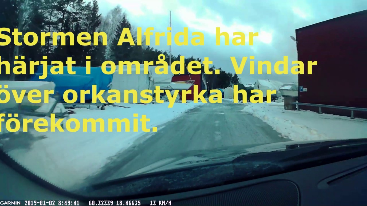 Årets första storm på båtvarvet.