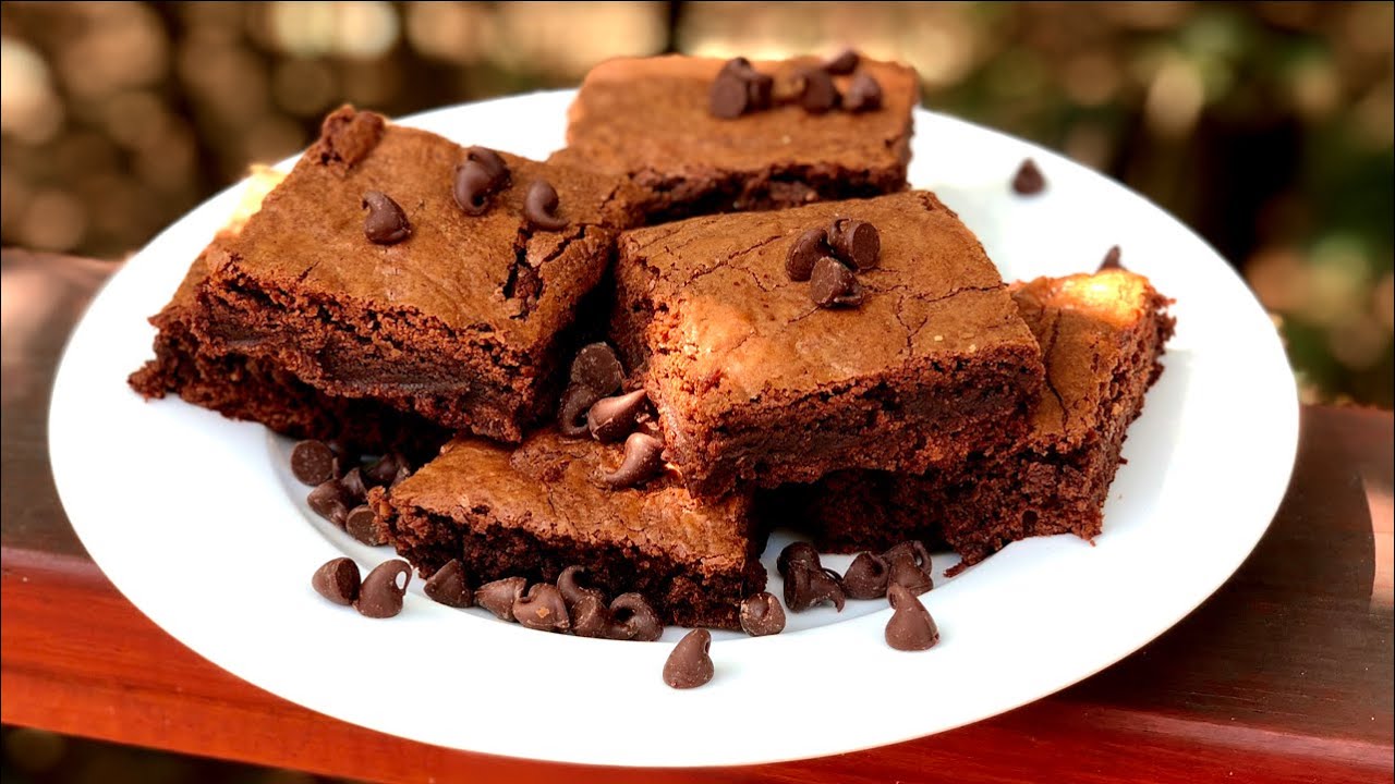 Jannie Lam: 3-Ingredient Brownies (with Nutella) [Quarantine Edition] | Vegas Vixen in the Kitchen