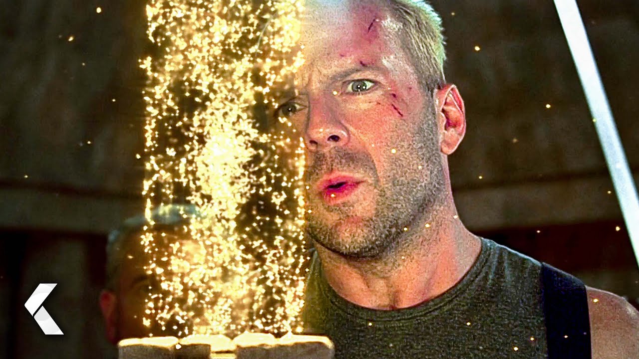 Connecter les &Eacute;l&eacute;ments - LE CINQUI&Egrave;ME &Eacute;L&Eacute;MENT Clip | Bruce Willis