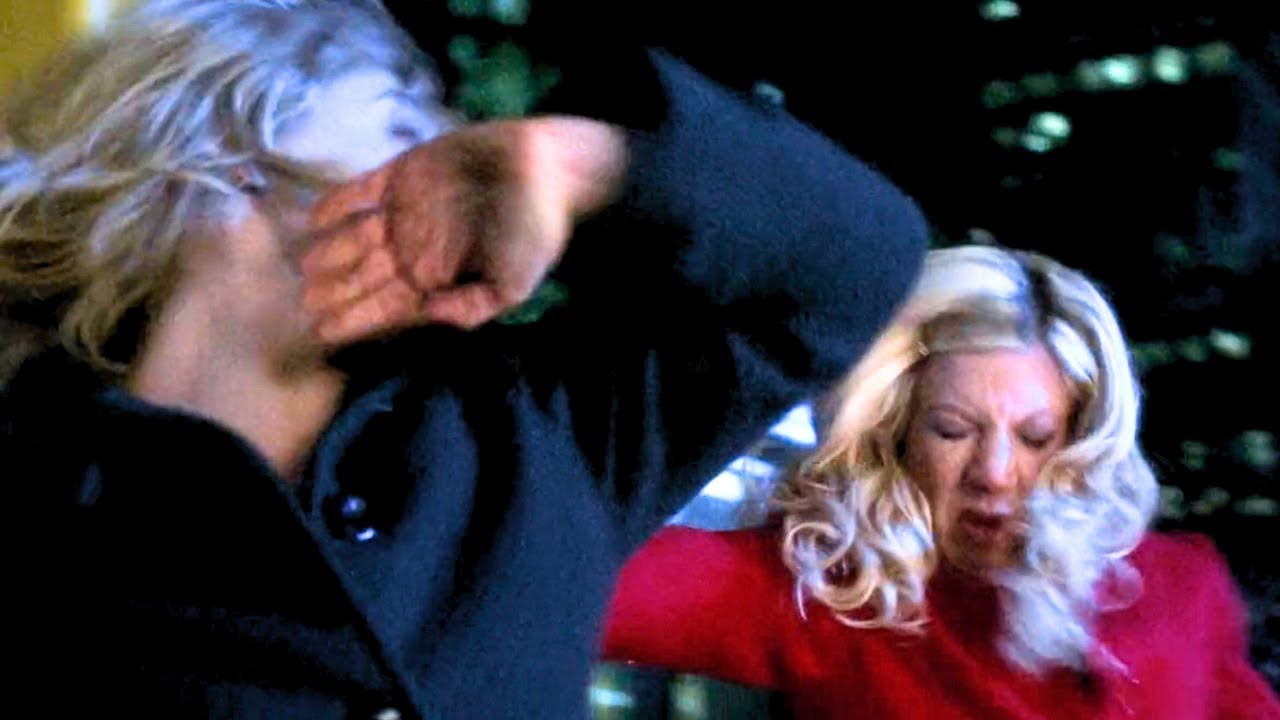 Chloe Sullivan vs. Linda Lake [Smallville - S06E10 - 